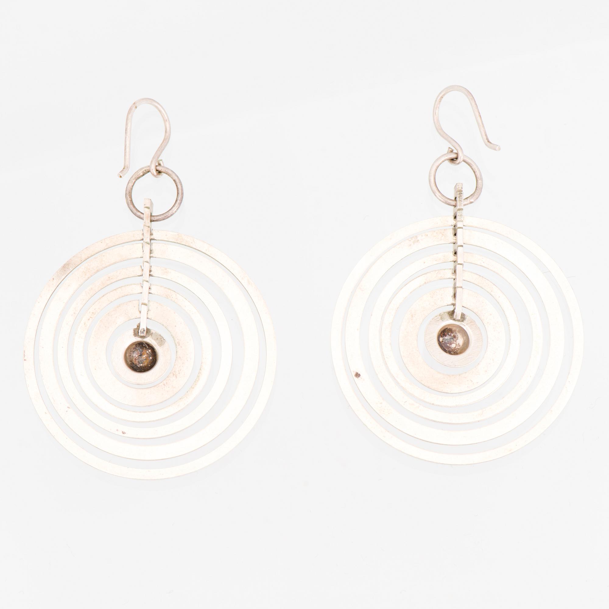 TAPIO WIRKKALA, KORVAKORUT, "Hopeakuu", hopeaa. Kultakeskus.