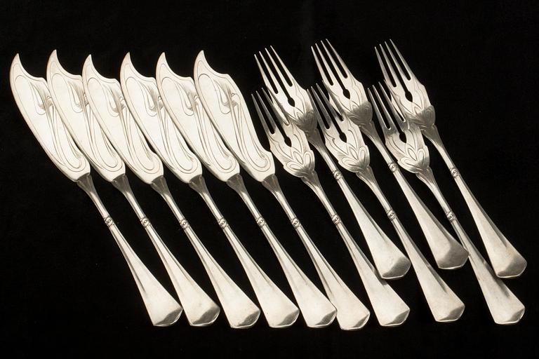 FISKBESTICK, 12 delar, silver, Anders Nilsson, Lund, 1907. Vikt ca 600 g.