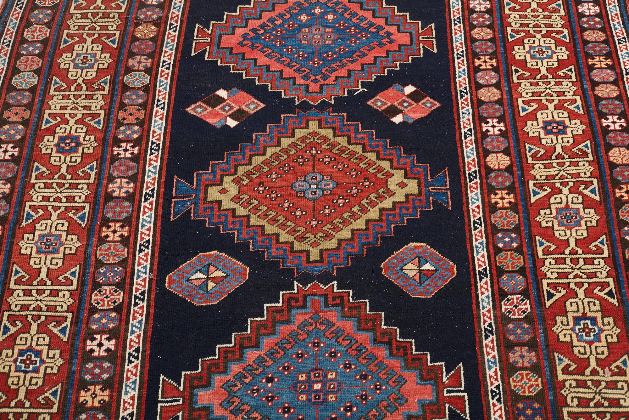 MATTO, an antique/semi-antique Caucasian, probably a Kuba, ca 362,5 x 134-140 cm.
