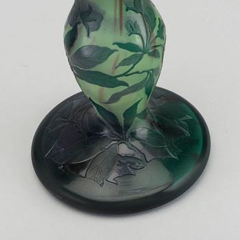 LA LICORNE, a cameo signed glass vase.
