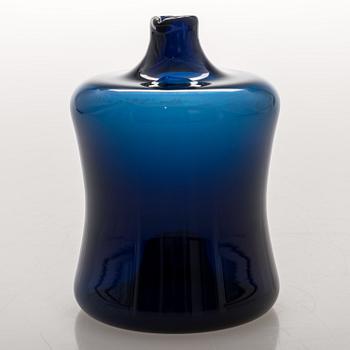 TIMO SARPANEVA, A glass bottle "2505". Signed T Sarpaneva - 2505.
