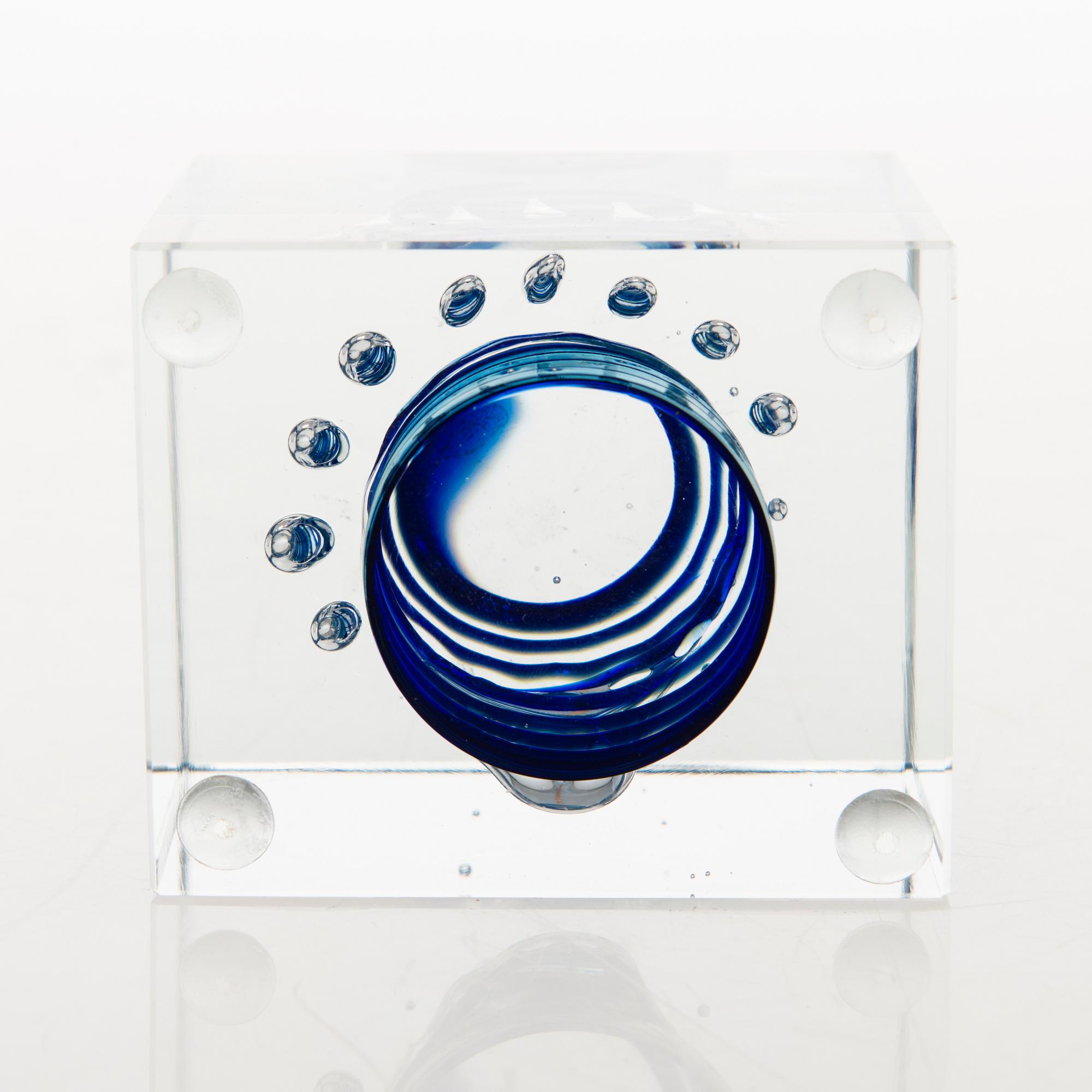 OIVA TOIKKA, An annual glass cube, signed Oiva Toikka Nuutajärvi.
