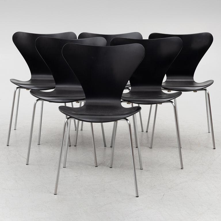 Arne Jacobsen, six 'Series 7' chairs, Fritz Hansen, Denmark, 1970-71.