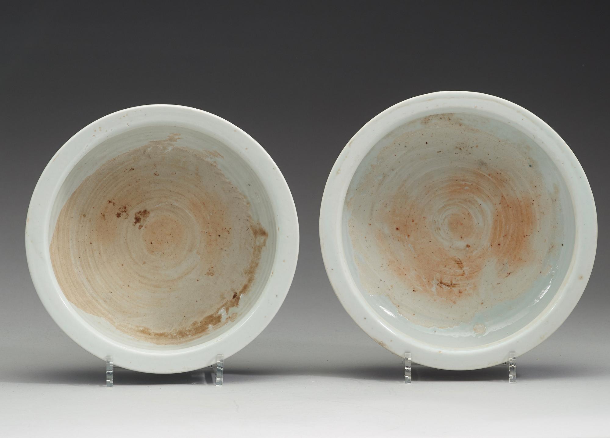 Two blue and white censers, Qing dynasty, 18th century.