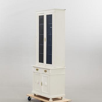 A CABINET FROM THE FIRST HALF OF THE 20TH CENTURY.