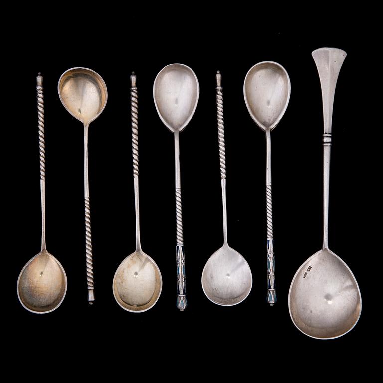 SKEDAR, 7 st, silver, Ryssland 1800-talets slut, 1900-talets början. Vikt 138 g.