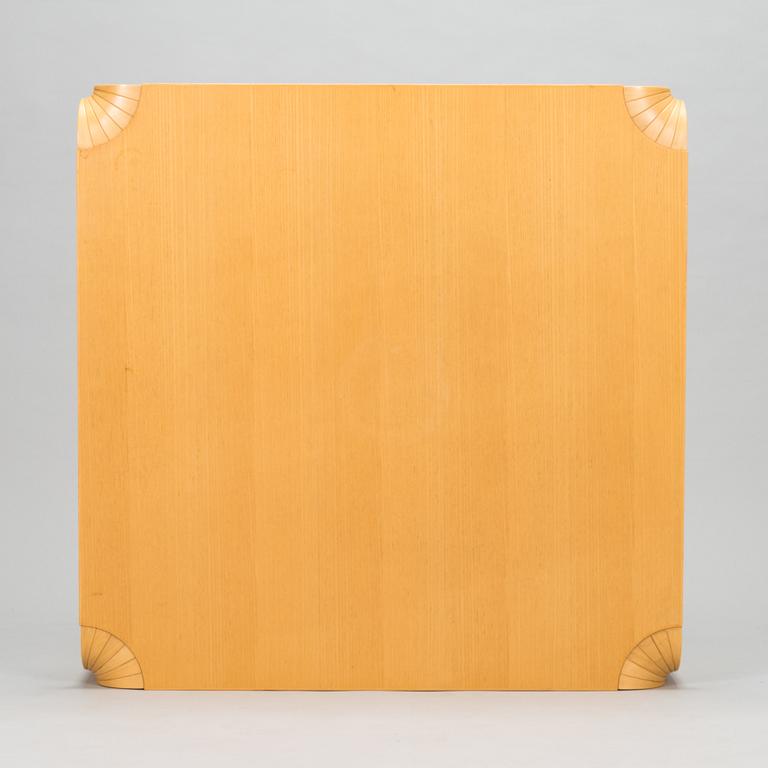 Alvar Aalto, soffbord, MX800B, Artek. Modellen formgiven år 1954.