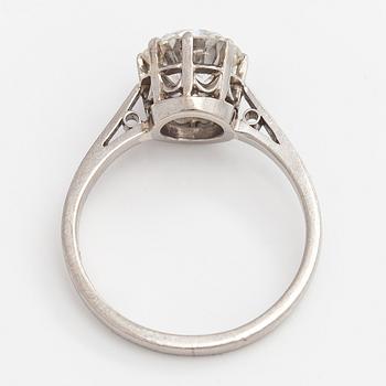 Ring, briljantslipad diamant ca 1,80 ct, platina.