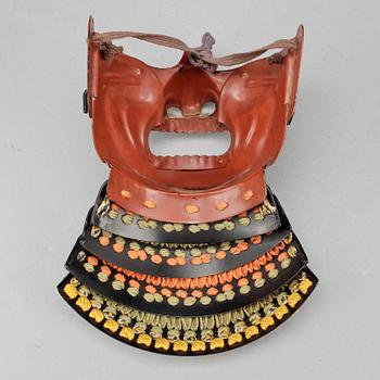 HJÄLM, Kabuto och Mempo, Japan, Meji/Showa-perioden, omkring 1900.