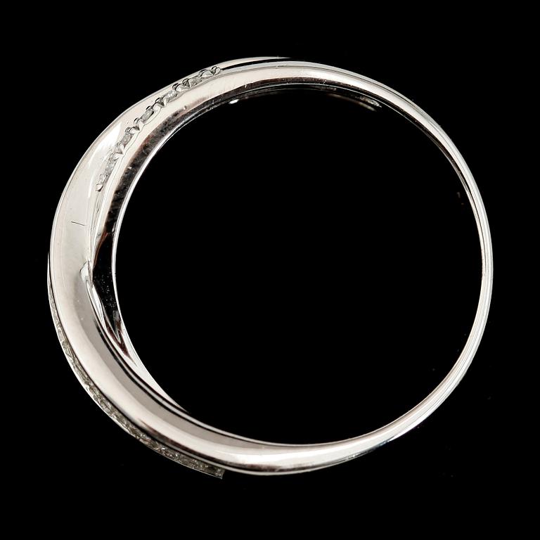 RING, 14K vitguld, baguett- och åttkantslipade diamanter.