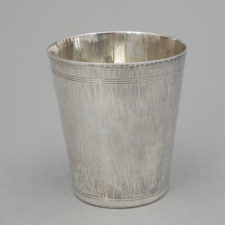 BÄGARE, silver, CG Hallberg, Stockholm, 1949. Vikt ca 235g.