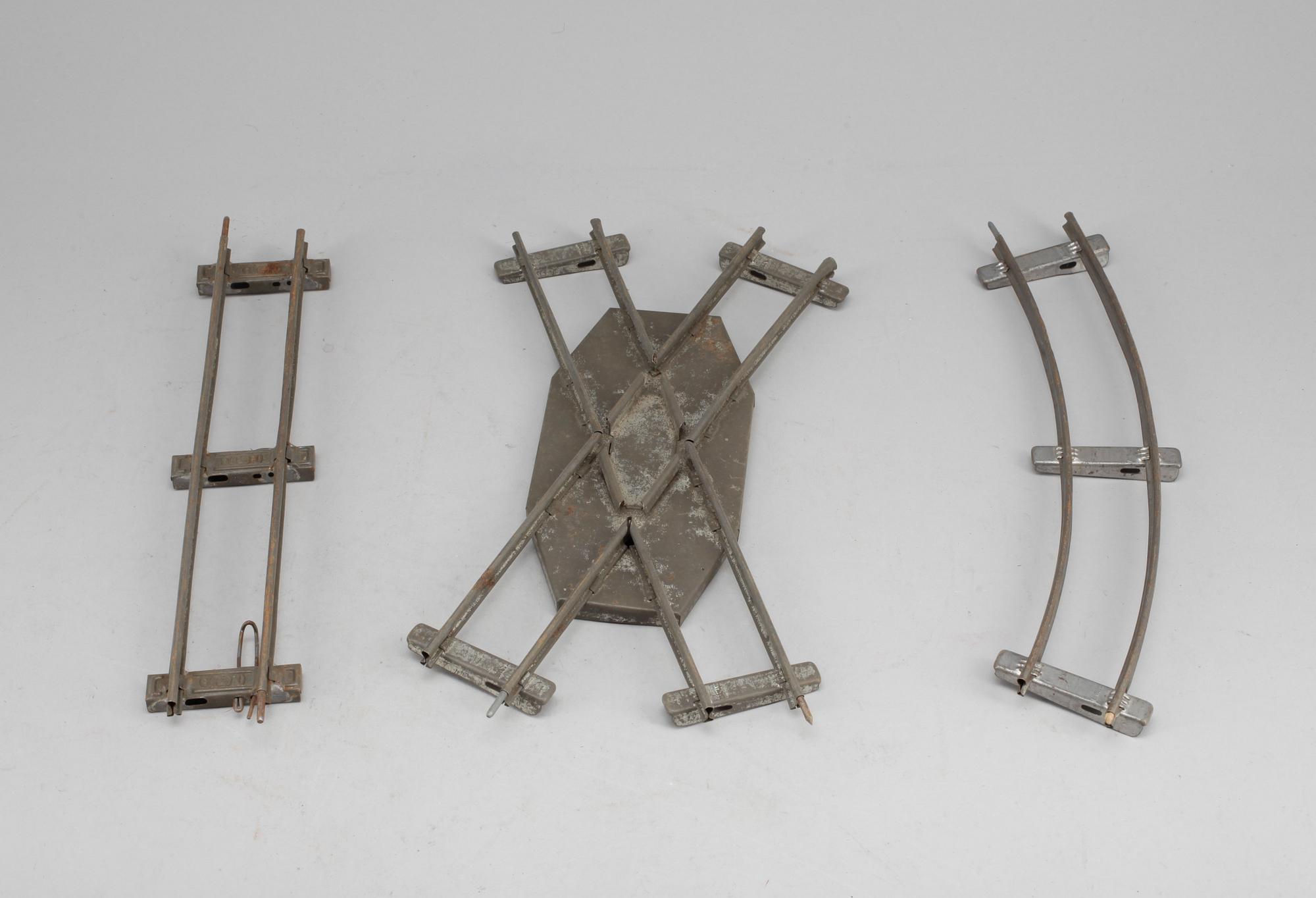 TÅGSET, 4 delar + räls, Märklin, 1900-talets första hälft.