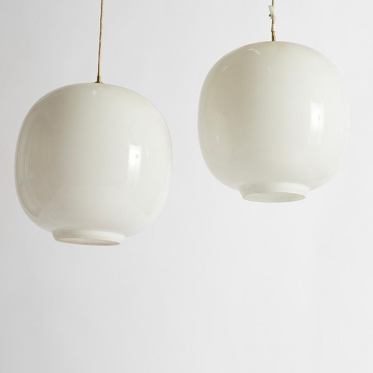 Vilhelm Lauritzen, taklampor, ett par, "VL45 Radiohuspendeln", Louis Poulsen, Danmark, 1900-talets första hälft.