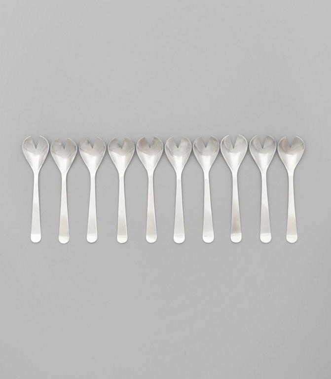 A set of ten Wiwen Nilsson sterling oyster forks, Lund 1970-75.