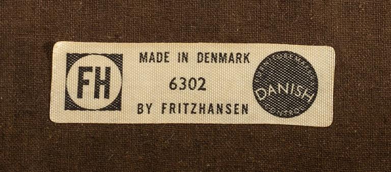 AKSEL BENDER MADSEN/EJNAR LARSEN,  karmstolar modell 6302  ett par för Fritz Hansen 1950/55.