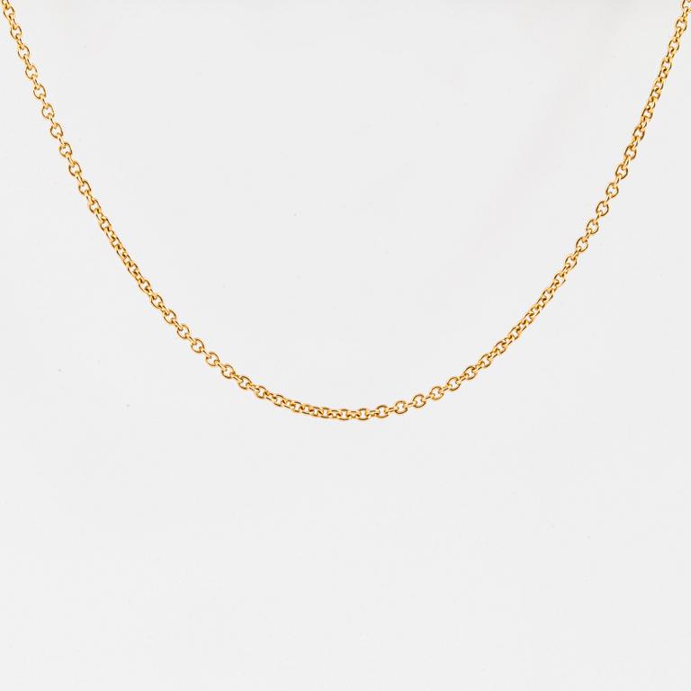 Cartier, an 18K gold necklace.