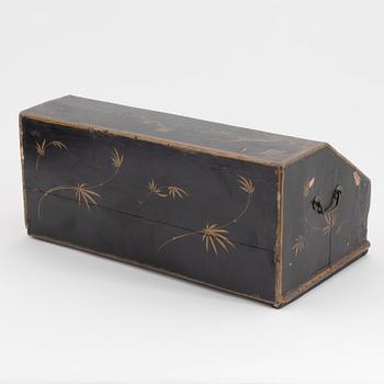 A Chinese writing casket, 19th century.