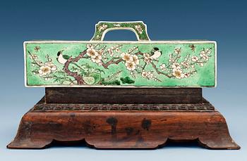 A rare famille verte scroll weight, Qing dynasty, Kangxi (1662-1722).