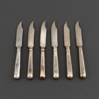 A set of six Fabergé silver fruit/chees knives, marked Fabergé, Moscow early 20th century.