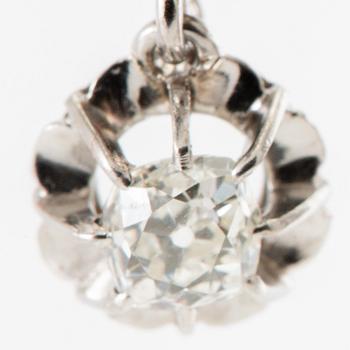 Earrings, a pair of 950 platinum set with old-cut diamonds.