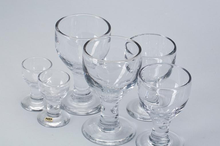 GLASSERVIS, glas, 24 st, Signe-Persson Melin "Ruben", Boda. 1900-talets andra hälft.