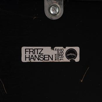 A Shaker table by Arne Jacobsen for Fritz Hansen, dated 1980.