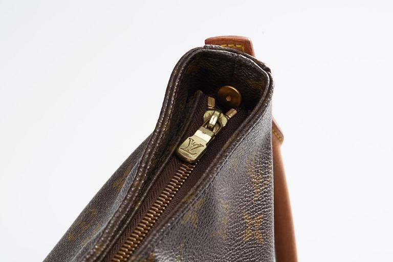 VÄSKA, "Looping", Louis Vuitton.