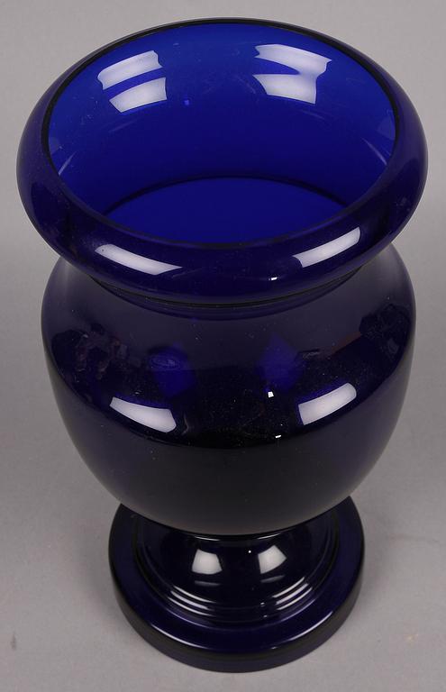 URNA, glas, inköpt på Firma Svenskt Tenn.