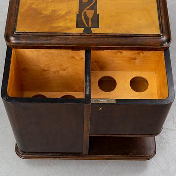 A 1930s table.