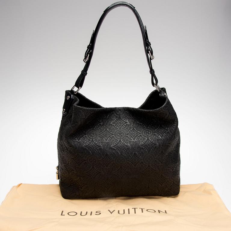 LAUKKU, "Antheia Hobo", Louis Vuitton.