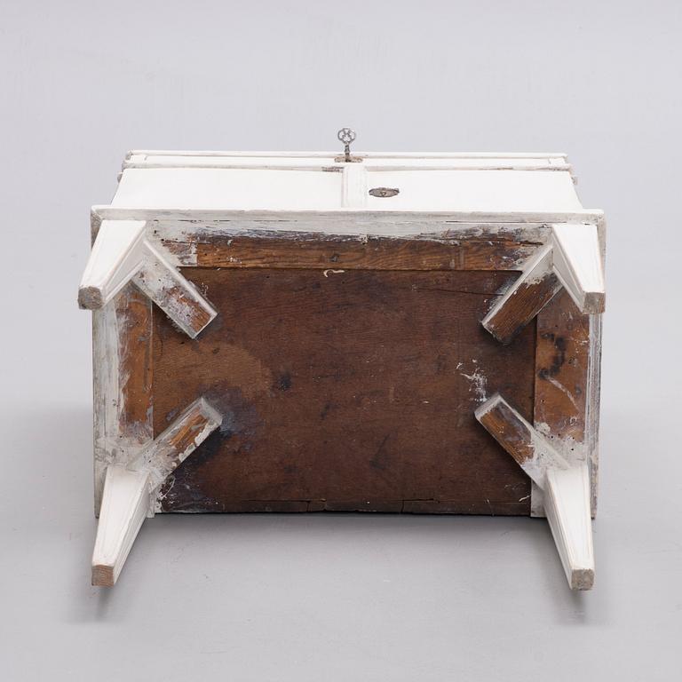 NATTDUKSBORD/SÄNGBORD,  1800-tal.