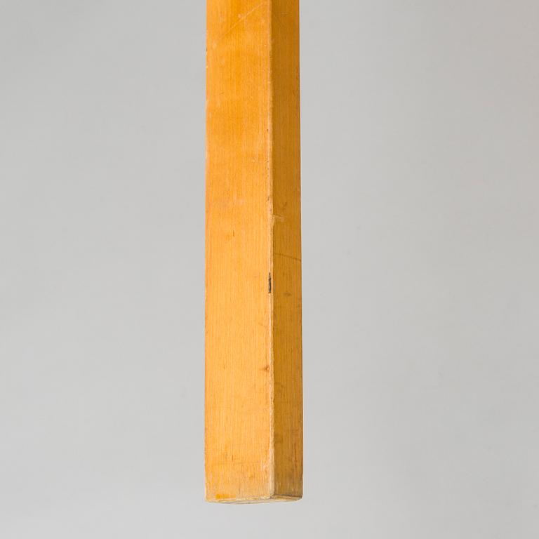 Alvar Aalto, skrivbord, "K81" för O.Y. Huonekalu-ja Rakennustyötehdas A.B. 1900-talets mitt.