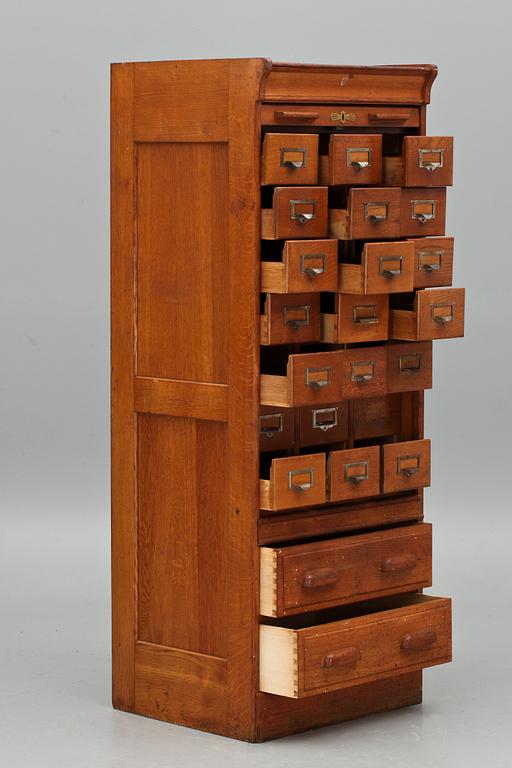 ARKIVSKÅP, jugend. 1900-talets början.