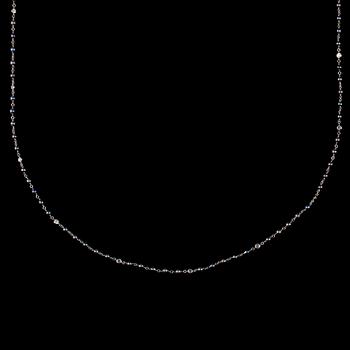 1248. A long chain of grey cultured pearls and brilliant cut diamonds, tot. 1.21 cts.
