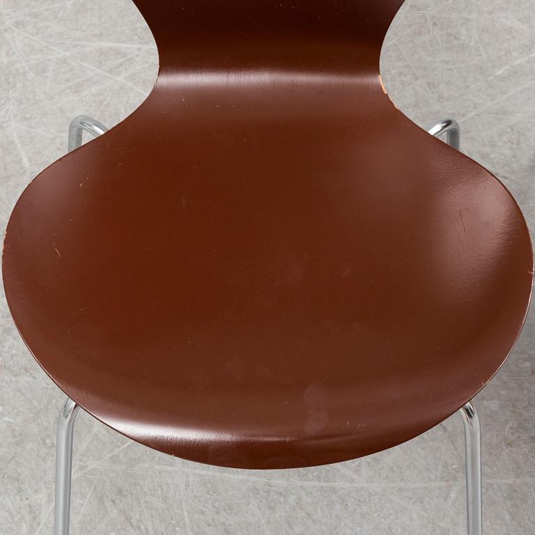 ARNE JACOBSEN, a pair of 'Sjuan' chairs, from Fritz Hansen, Denmark, 1974.