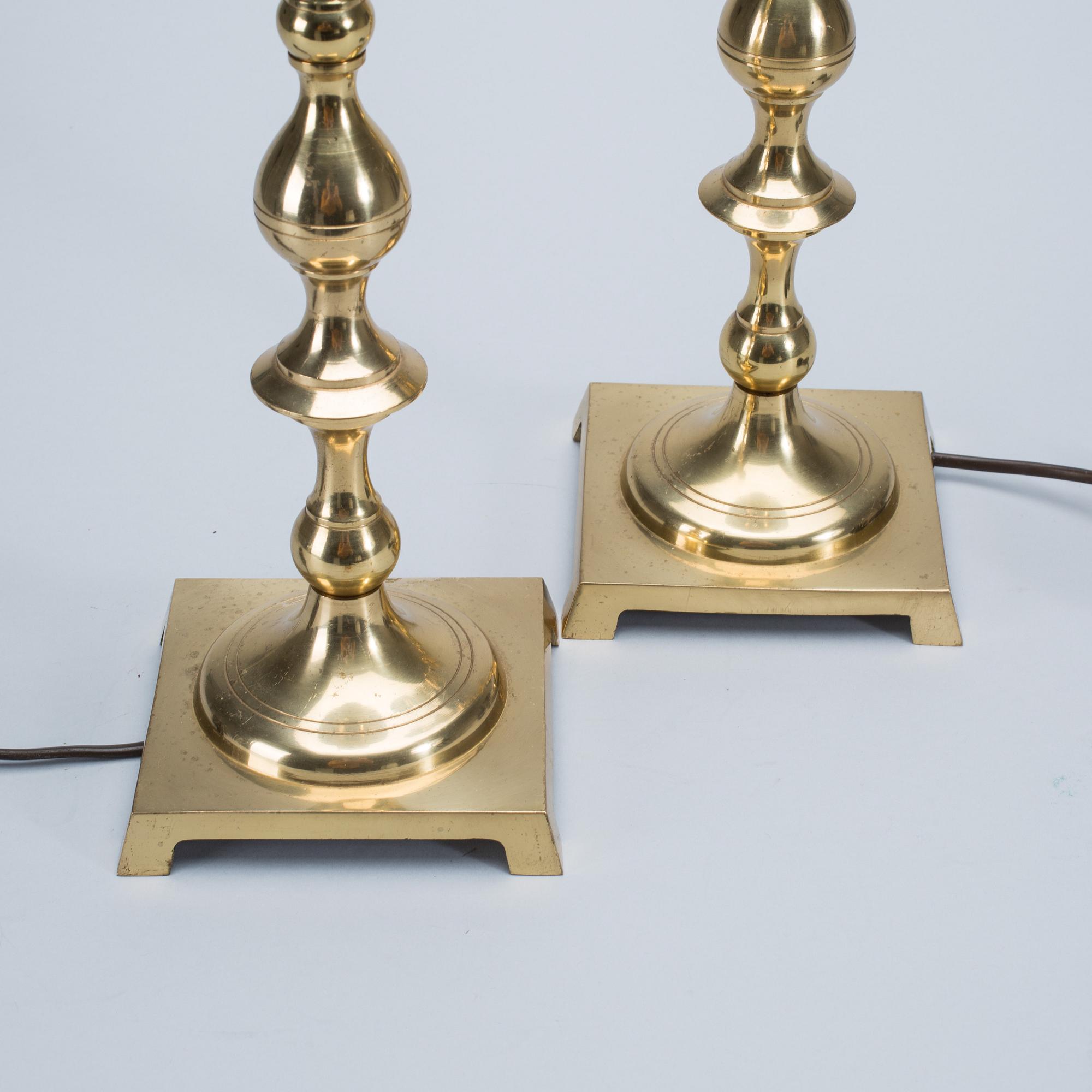 BORDSLAMPOR, ett par, mässing, Nordiska Kompaniet, 1900-talets andra hälft.
