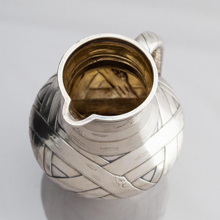 Sazikov, gräddkanna, förgyllt silver, Moskva 1881.