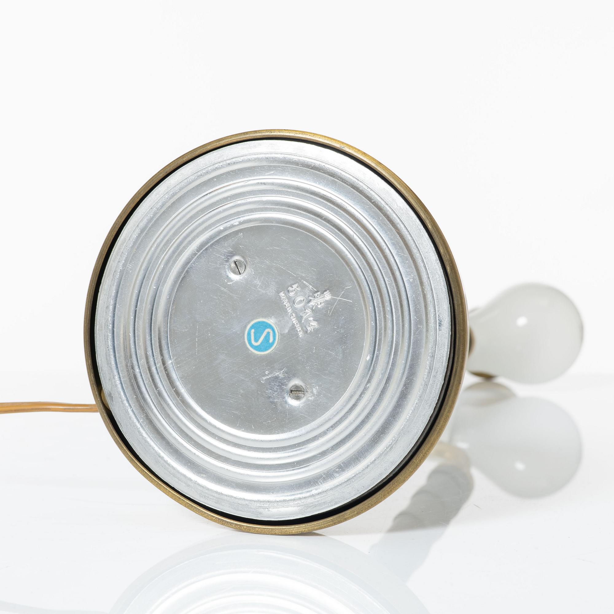 Einar Bäckströms Metallvarufabrik, a model '5014' table lamp, 1940's.