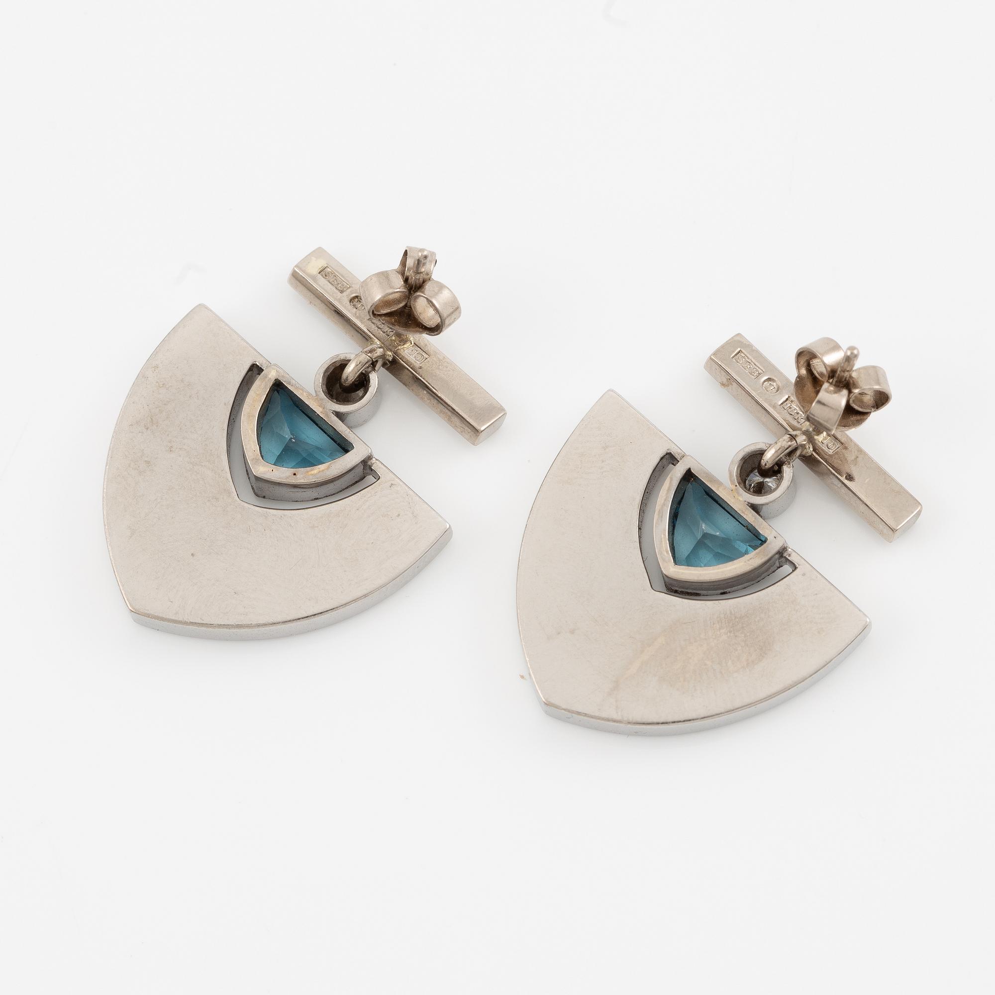 Sebastian Schildt, earrings, a pair, 18K white gold with chrysoprase and brilliant-cut diamonds.