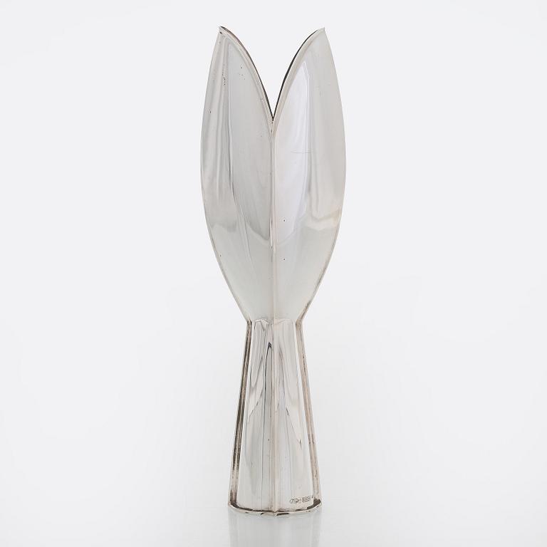 Tapio Wirkkala, a silver vase model TW 2, Kultakeskus, Hämeenlinna 1985.