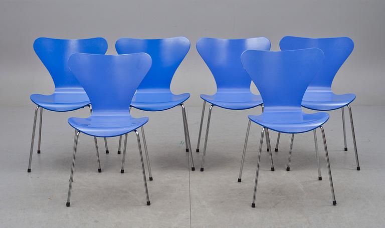 STOLAR, 6 st, "Sjuan", Arne Jacobsen för Fritz Hansen, etikettmärkta, 1999.