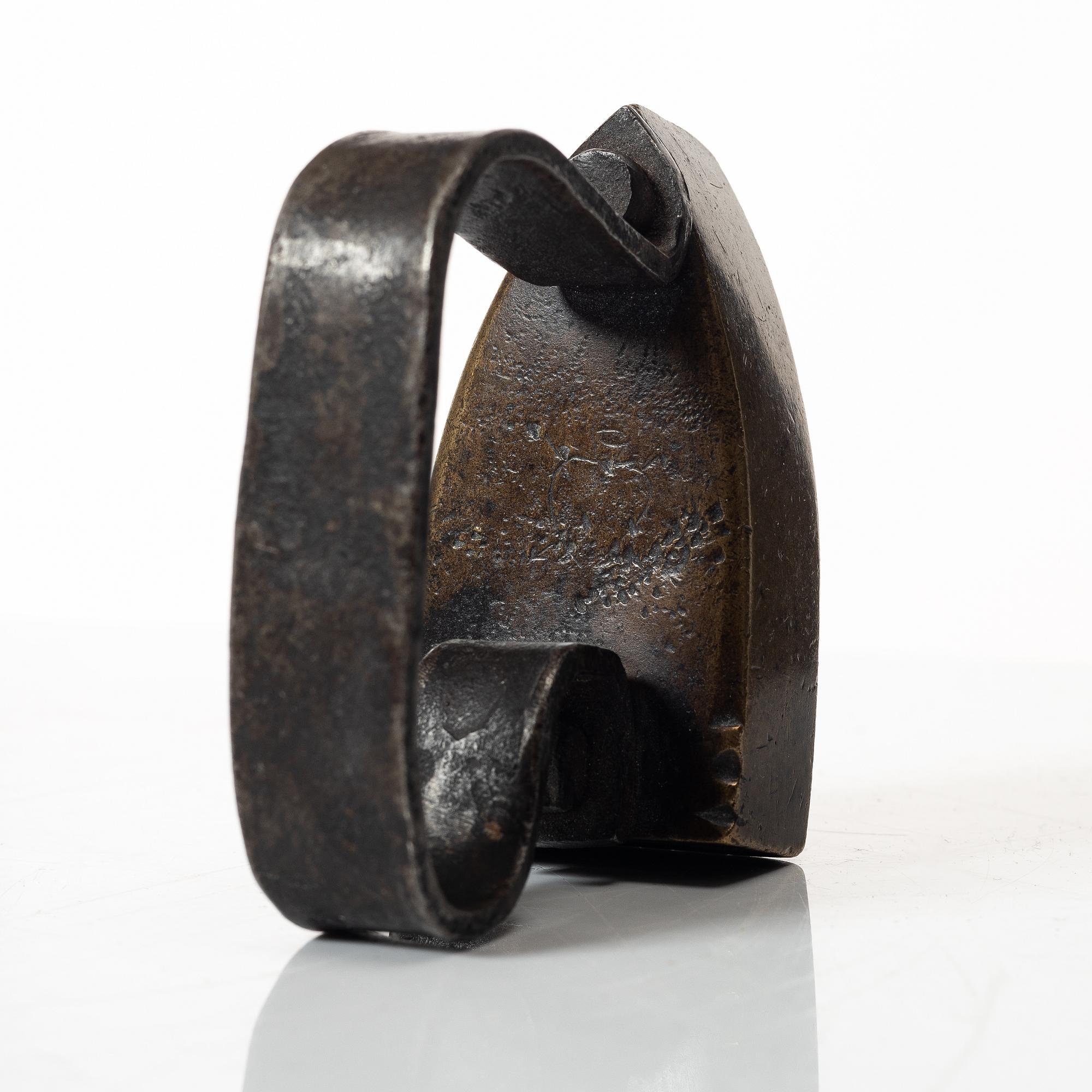 Mässingsföremål, fem stycken, 1700 - 1800-tal.