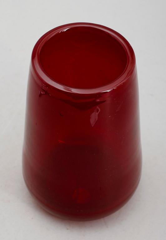 VAS, rött glas, Reijmyre.