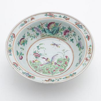 Tvättfat/handfat, porslin, Kina, Qingdynastin, 1800-tal.