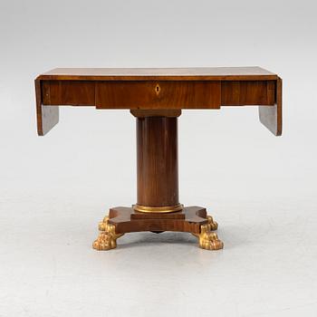 Salongsbord,  Karl Johan, 1800-talets första hälft.