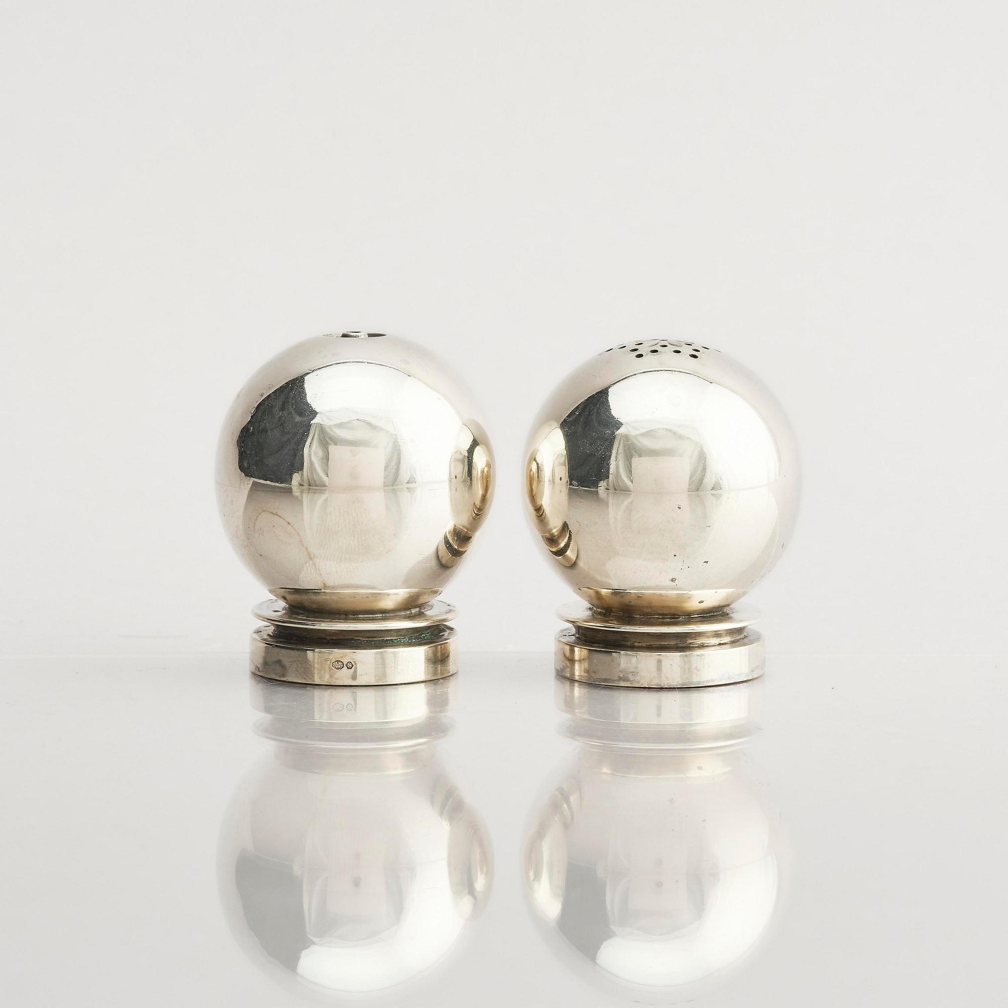 Georg Jensen, kryddsats, 4 delar sterling silver, design Harald Nielsen, modell "Pyramid", design nr 632, Köpenhamn 1945-51.