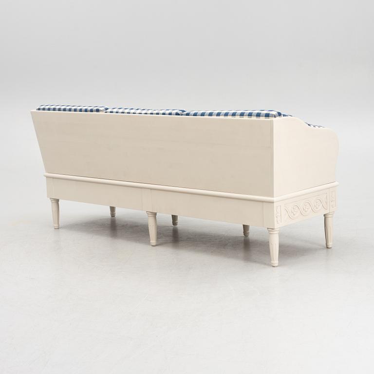 Trågsoffa, gustaviansk stil, "Svensksund", ur IKEAs 1700-talsserie, 1900-talets slut.