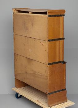 BOKHYLLA, möjligen Billnäs, 1900-talets första hälft.