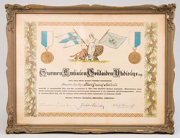 Finska krigsmaktens medaljer, 6 st, och böcker, 2 st, Finland, ca 1855-1931.