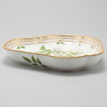 A porcelain plate, "Flora Danica", Royal Copenhagen, Denmark, from the latter half of the 20th century.